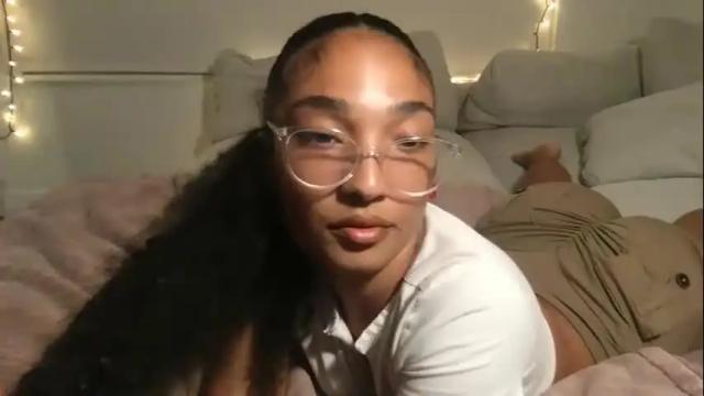 Image 6 of rosalinatoosexy Stream on Chaturbate on 1 month ago