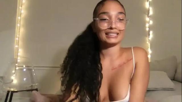 Image 12 of rosalinatoosexy Stream on Chaturbate on 1 month ago
