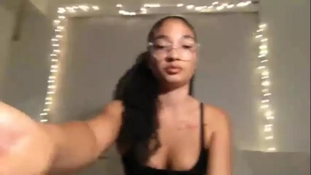 Image 8 of rosalinatoosexy Stream on Chaturbate on 23 days ago