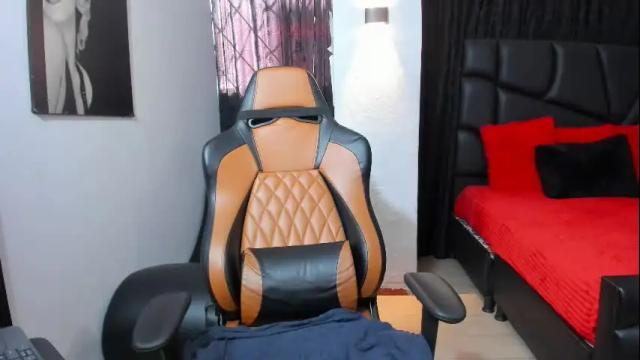 Image 4 of rosalinda_cortez Stream on Chaturbate on 1 month ago