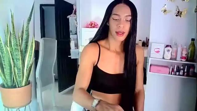 Image 2 of rosalindasexy Stream on Chaturbate on 16 days ago