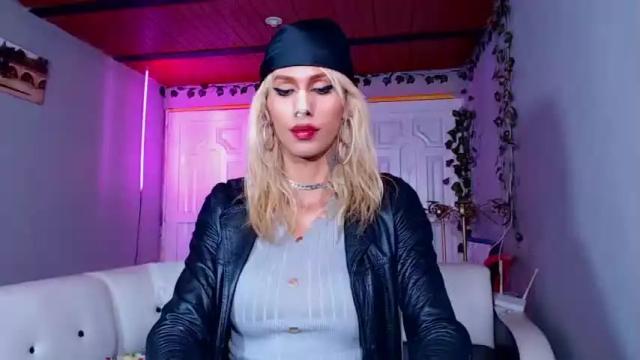 Image 10 of rosario_bankoo Stream on Chaturbate on 19 months ago