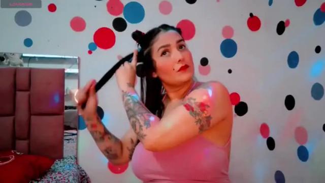 Image 2 of rosario_morgan Stream on Chaturbate on 12 months ago