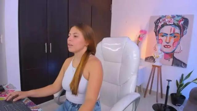 Image 2 of rose__15 Stream on Chaturbate on 13 months ago