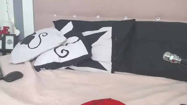 Image 8 of rose__hills Stream on Chaturbate on 17 months ago