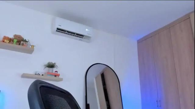 Image 3 of rose__saenz Stream on Chaturbate on 4 months ago