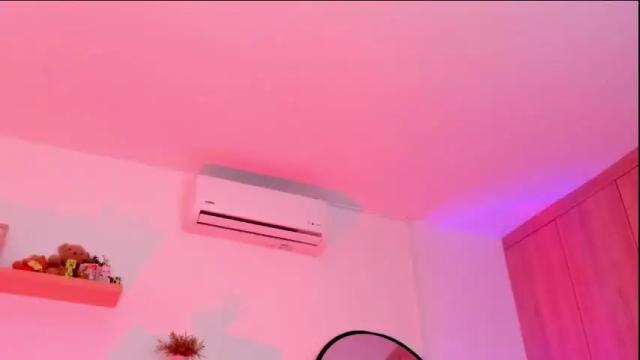 Image 11 of rose__saenz Stream on Chaturbate on 3 months ago
