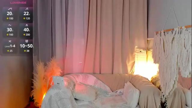 Image 2 of rose_charming_ Stream on Chaturbate on 1 month ago