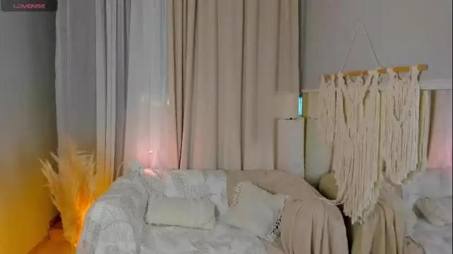 Image 8 of rose_charming_ Stream on Chaturbate on 3 months ago