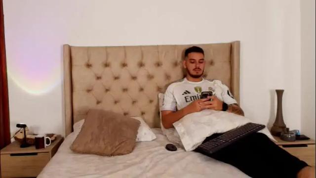 Image 2 of rose_dom Stream on Chaturbate on 27 days ago