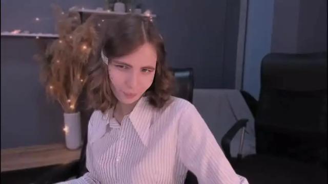 Image 10 of rose_emerald1 Stream on Chaturbate on 19 months ago