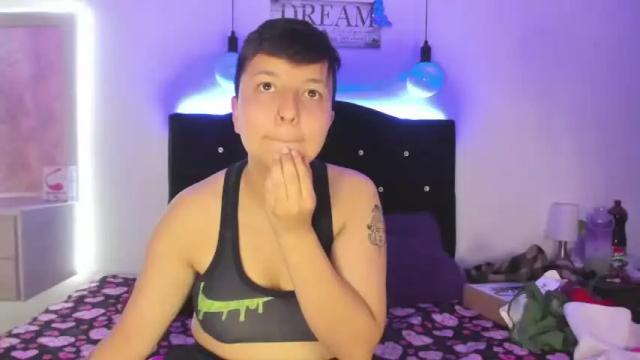 Image 4 of rose_honey_ Stream on Chaturbate on 21 months ago