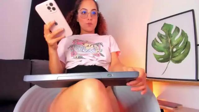Image 10 of rose_mendes Stream on Chaturbate on 17 months ago