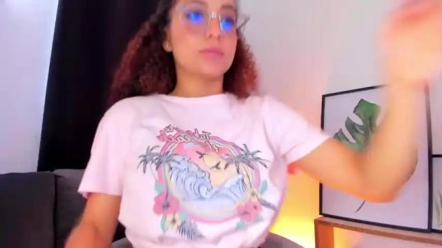 Image 4 of rose_mendes Stream on Chaturbate on 17 months ago