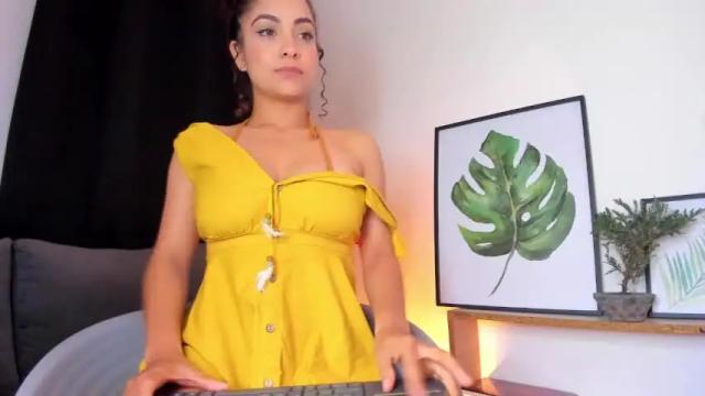 Image 3 of rose_mendes Stream on Chaturbate on 17 months ago