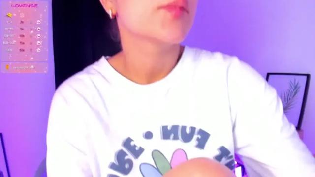 Image 3 of rose_mendes Stream on Chaturbate on 16 months ago
