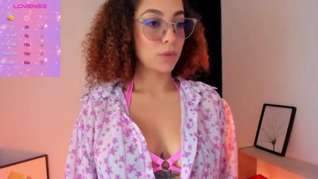 Image 2 of rose_mendes Stream on Chaturbate on 16 months ago