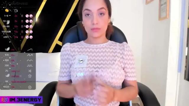 Image 2 of rose_mendes Stream on Chaturbate on 15 months ago
