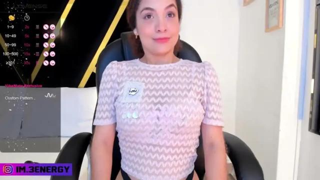 Image 3 of rose_mendes Stream on Chaturbate on 15 months ago