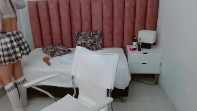 Image 6 of rose_milan_ Stream on Chaturbate on 27 months ago