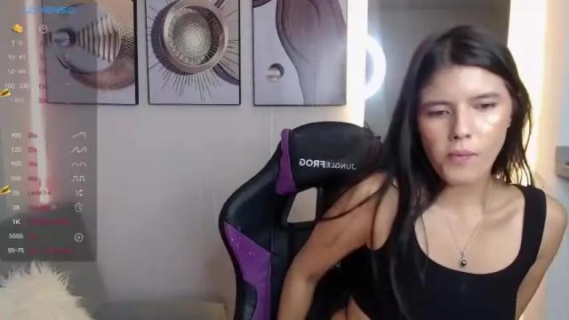 Image 3 of rose_se Stream on Chaturbate on 15 months ago