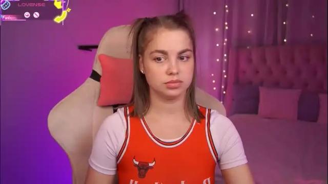 Image 2 of roseallan Stream on Chaturbate on 3 months ago