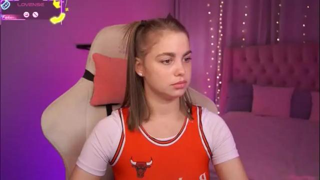 Image 3 of roseallan Stream on Chaturbate on 3 months ago