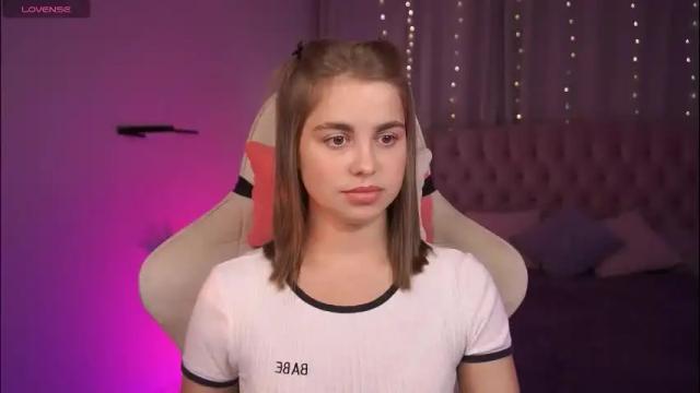 Image 2 of roseallan Stream on Chaturbate on 3 months ago