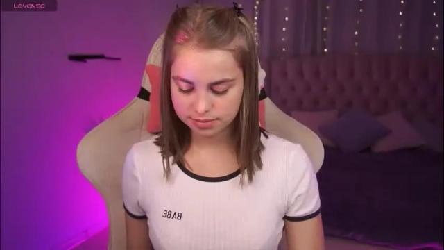 Image 7 of roseallan Stream on Chaturbate on 3 months ago