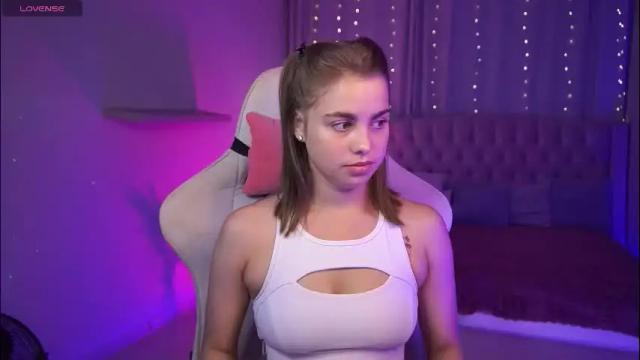 Image 12 of roseallan Stream on Chaturbate on 2 months ago