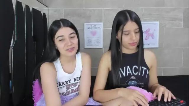 Image 11 of roseandmiah Stream on Chaturbate on 24 days ago