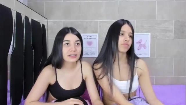 Image 12 of roseandmiah Stream on Chaturbate on 9 days ago