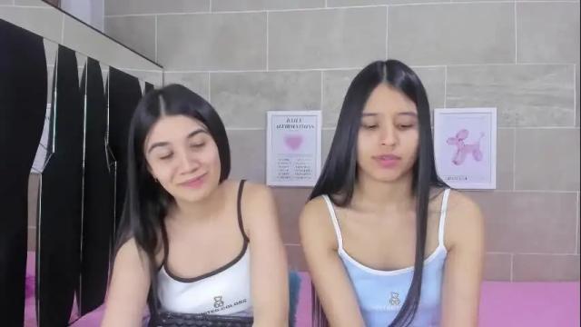 Image 7 of roseandmiah Stream on Chaturbate on 10 days ago