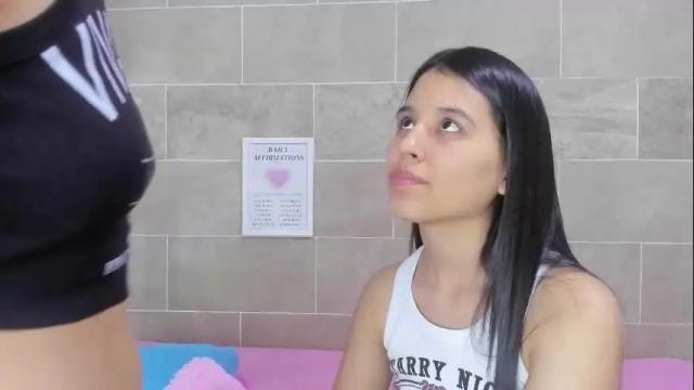 Image 8 of roseandmiah Stream on Chaturbate on 1 month ago