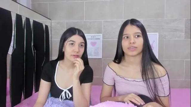 Image 11 of roseandmiah Stream on Chaturbate on 1 month ago