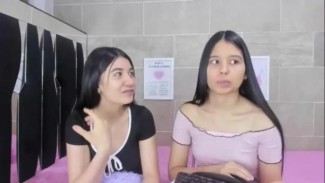 Image 12 of roseandmiah Stream on Chaturbate on 1 month ago