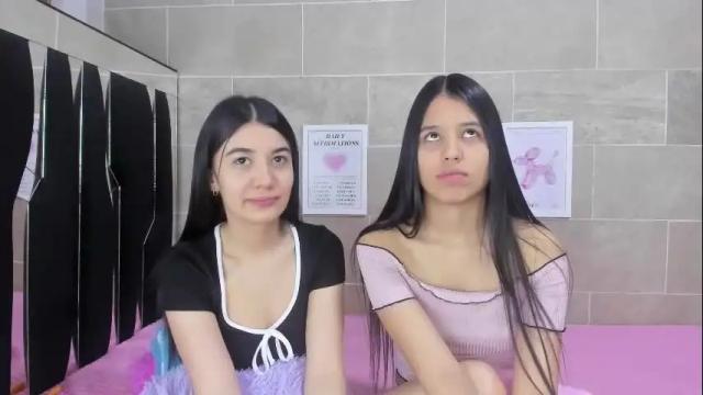 Image 4 of roseandmiah Stream on Chaturbate on 1 month ago