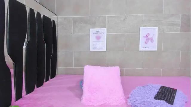 Image 6 of roseandmiah Stream on Chaturbate on 27 days ago