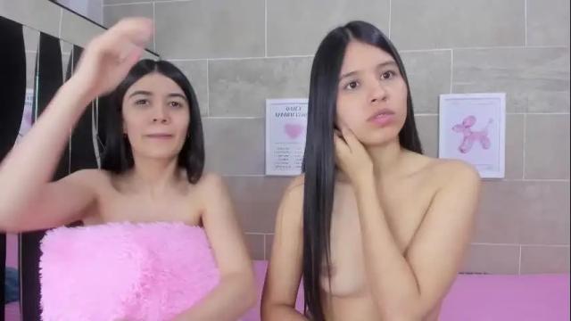 Image 11 of roseandmiah Stream on Chaturbate on 12 days ago