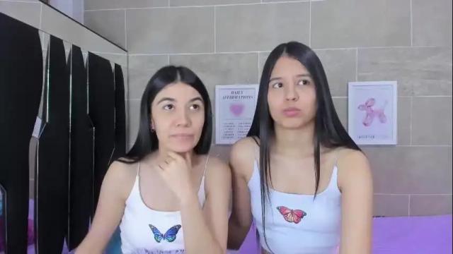 Image 3 of roseandmiah Stream on Chaturbate on 4 days ago