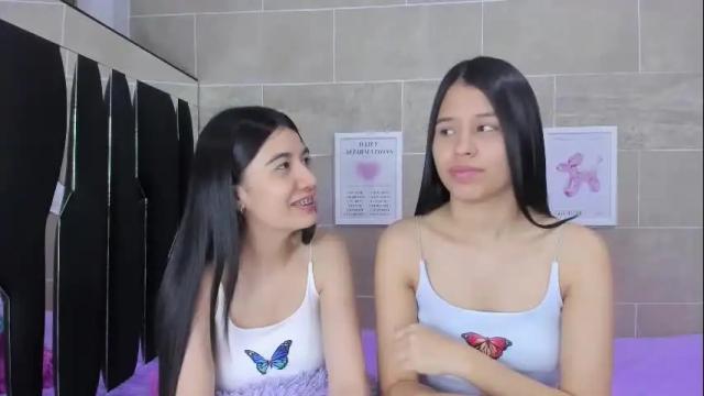 Image 6 of roseandmiah Stream on Chaturbate on 4 days ago