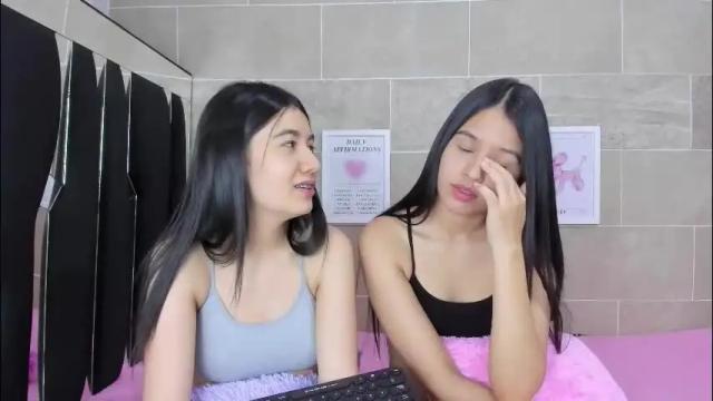 Image 4 of roseandmiah Stream on Chaturbate on 1 day ago