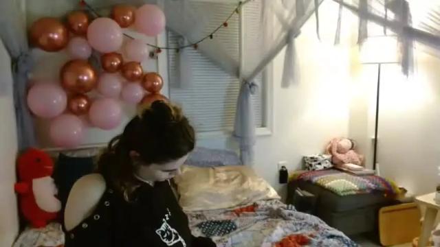 Image 7 of roseanne_castillo Stream on Chaturbate on 24 months ago