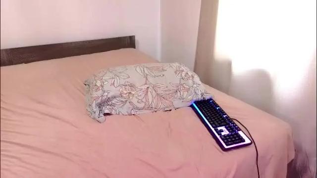 Image 2 of rosebelle1 Stream on Chaturbate on 1 month ago