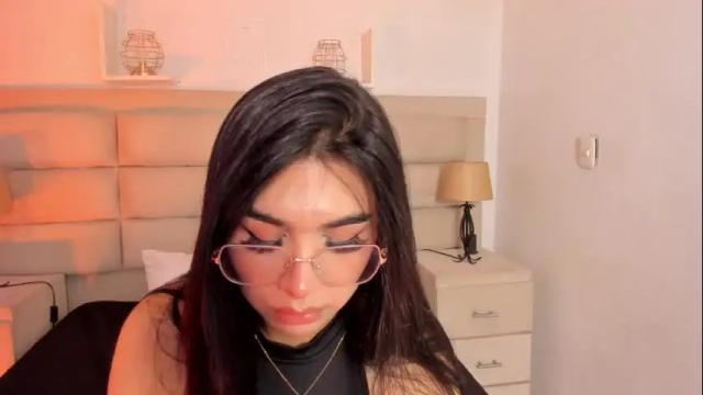 Image 3 of rosecassie Stream on Chaturbate on 1 month ago