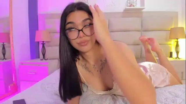 Image 11 of rosecassie Stream on Chaturbate on 26 days ago