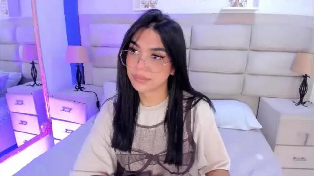 Image 2 of rosecassie Stream on Chaturbate on 17 days ago