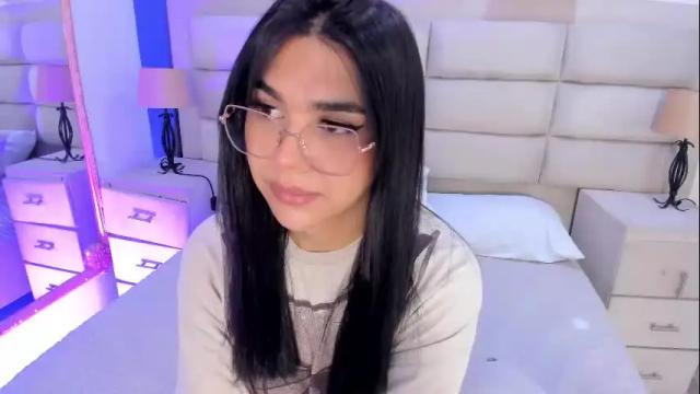 Image 7 of rosecassie Stream on Chaturbate on 17 days ago