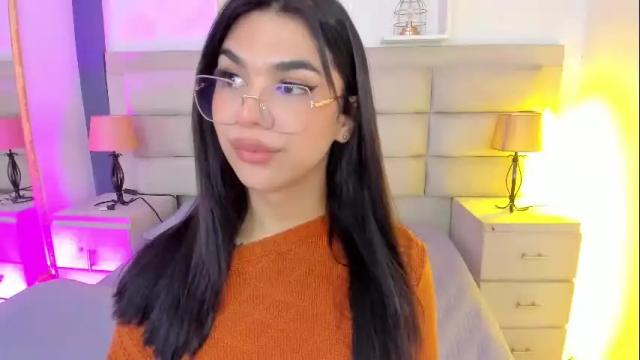 Image 11 of rosecassie Stream on Chaturbate on 15 days ago