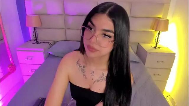 Image 3 of rosecassie Stream on Chaturbate on 12 days ago